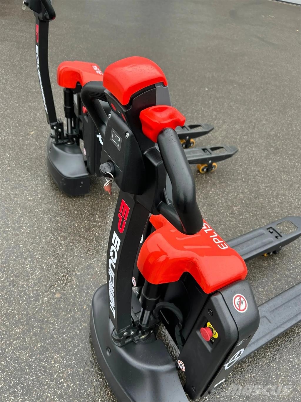 EP Equipment EPL154 Ručne vedené vysokozdvižné vozíky