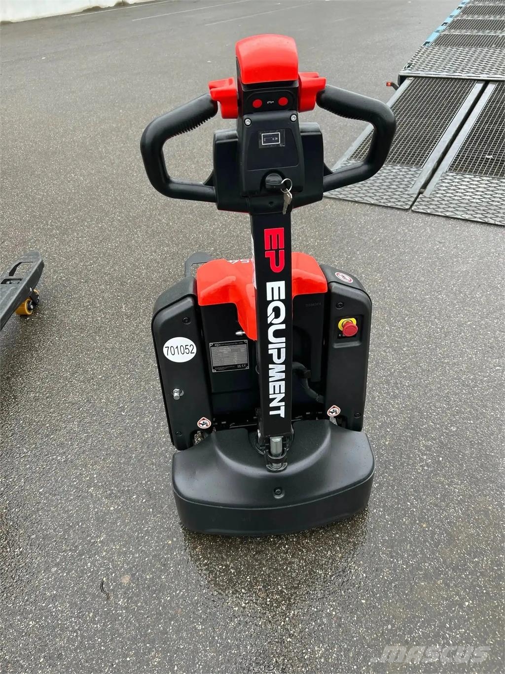 EP Equipment EPL154 Ručne vedené vysokozdvižné vozíky