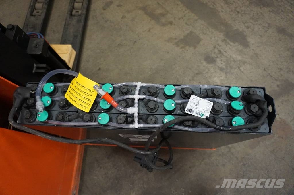 Toyota SSE135L 行走式堆垛机