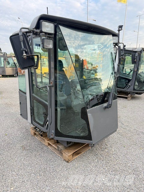 Hitachi ZW 150 USED CAB كابينة والداخلية