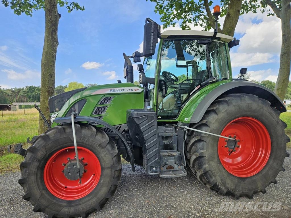 Fendt 716 S4 Profi Plus mit Reifendruckkontrollsystem 71 Traktorji
