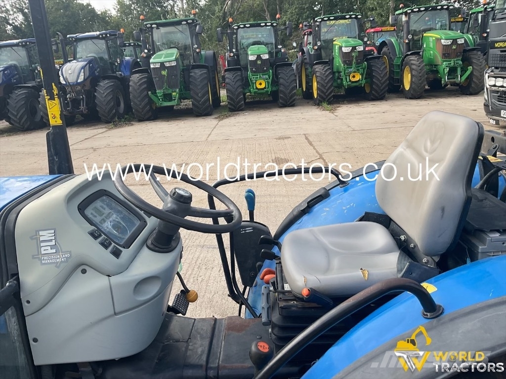 New Holland T 4.65 V 트랙터