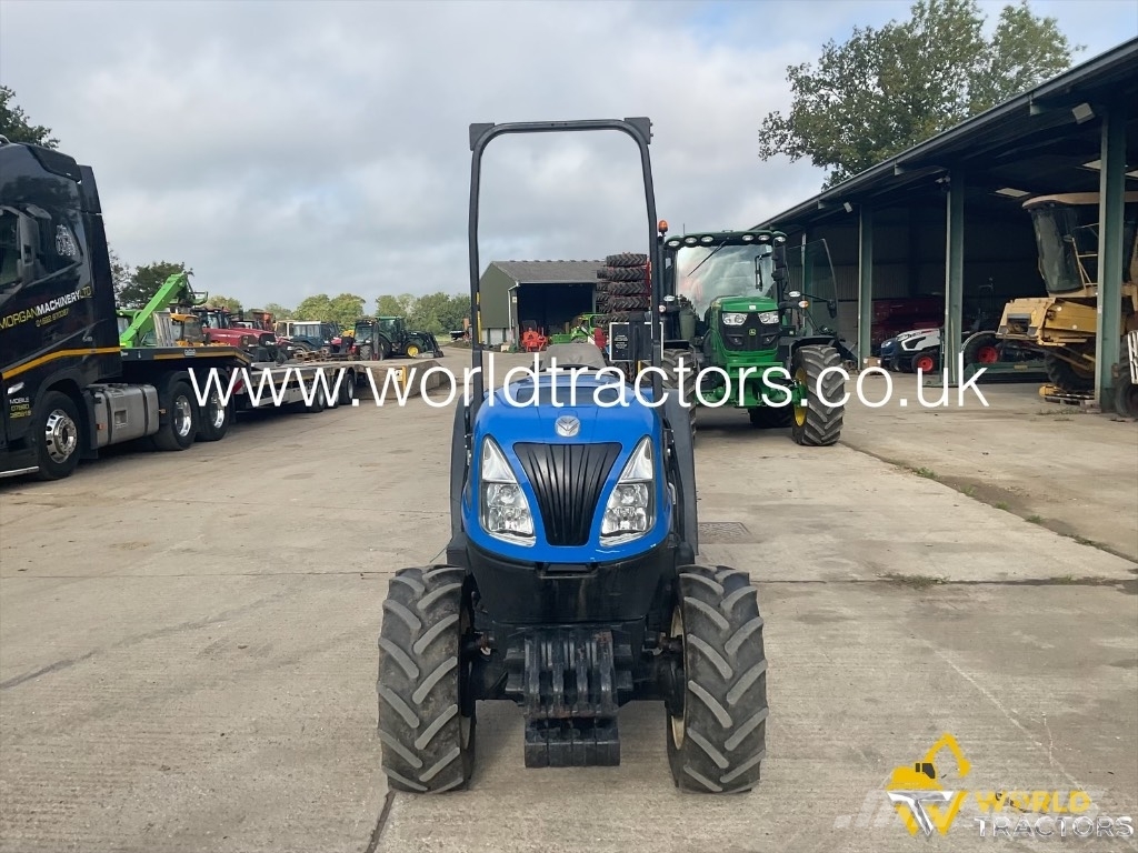 New Holland T 4.65 V 트랙터