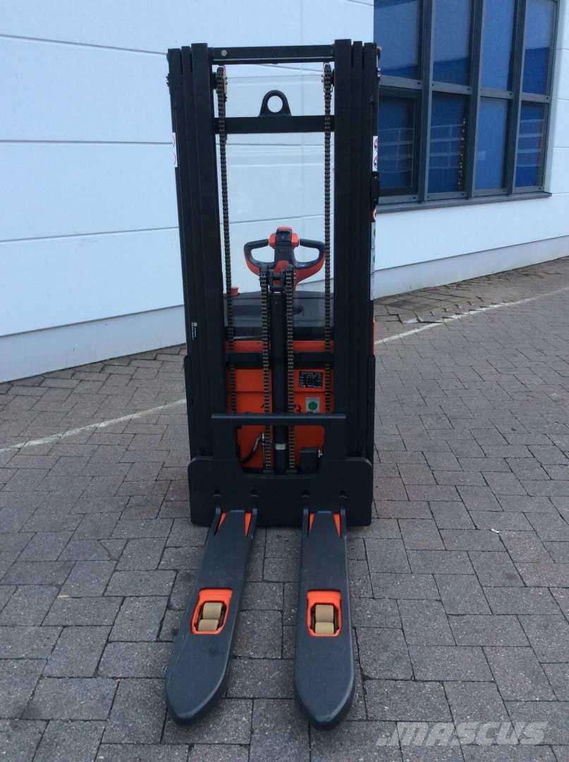 Linde L14 Pedestrian stacker