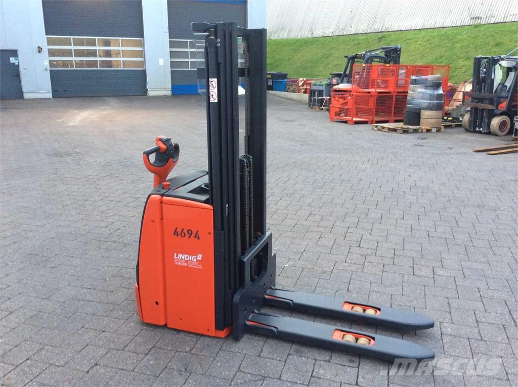 Linde L14 Pedestrian stacker