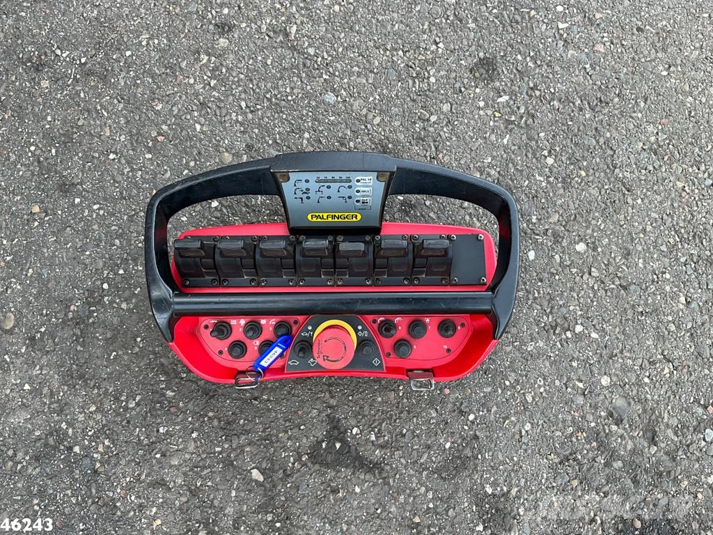 MAN TGS 35.360 8x2 Palfinger 100 Tonmeter laadkraan + Rabljene dizalice za težak teren