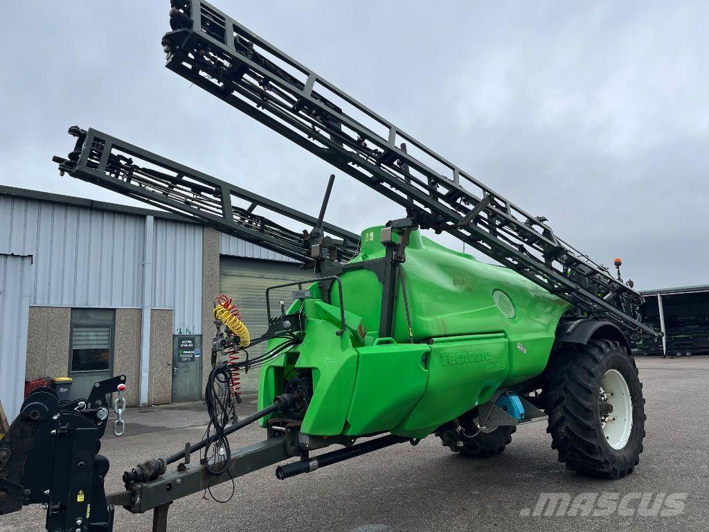 Tecnoma TECNIS 6000L 牽引式噴霧機