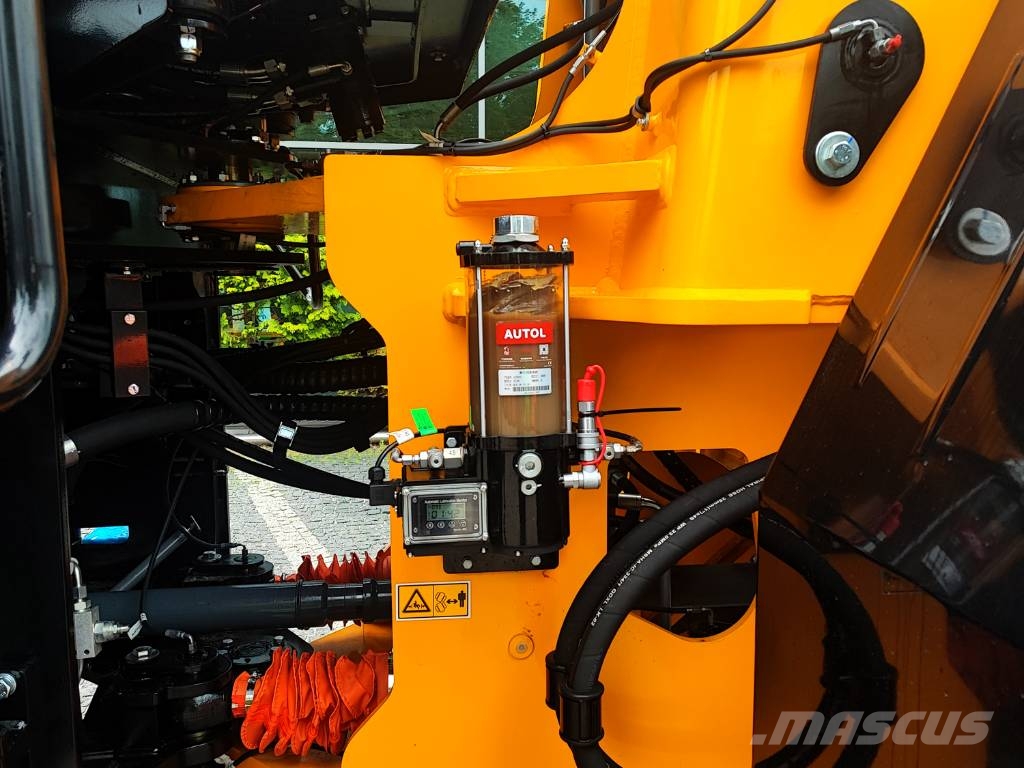 Lonking CDM856 Gumikerekes homlokrakodók