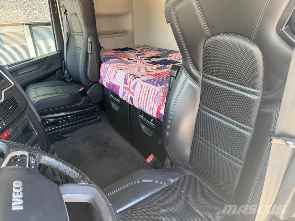 Iveco S-Way 260SY48 Pritsche 9.60m mit Plane/Spriegel Camiones de caja de lona