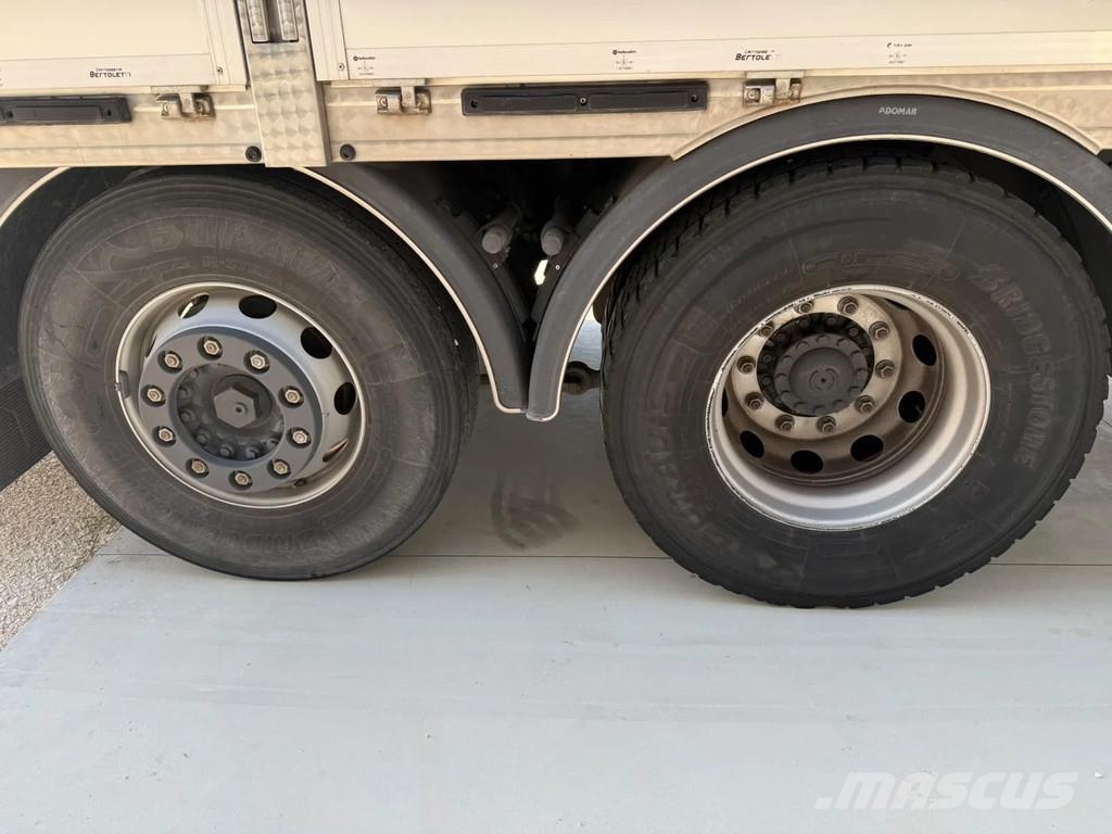 Iveco S-Way 260SY48 Pritsche 9.60m mit Plane/Spriegel Camiones de caja de lona