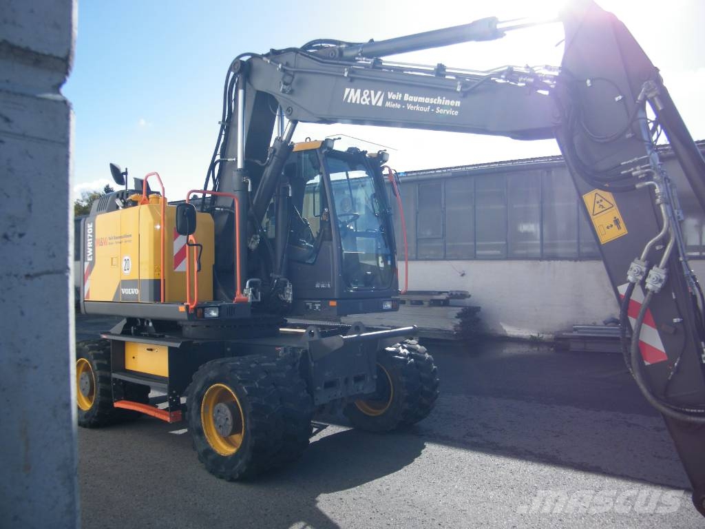 Volvo EWR 170 E حفارات بعجل