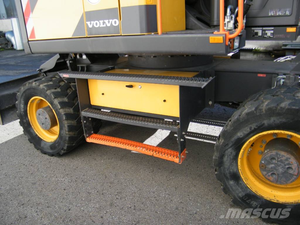 Volvo EWR 170 E حفارات بعجل
