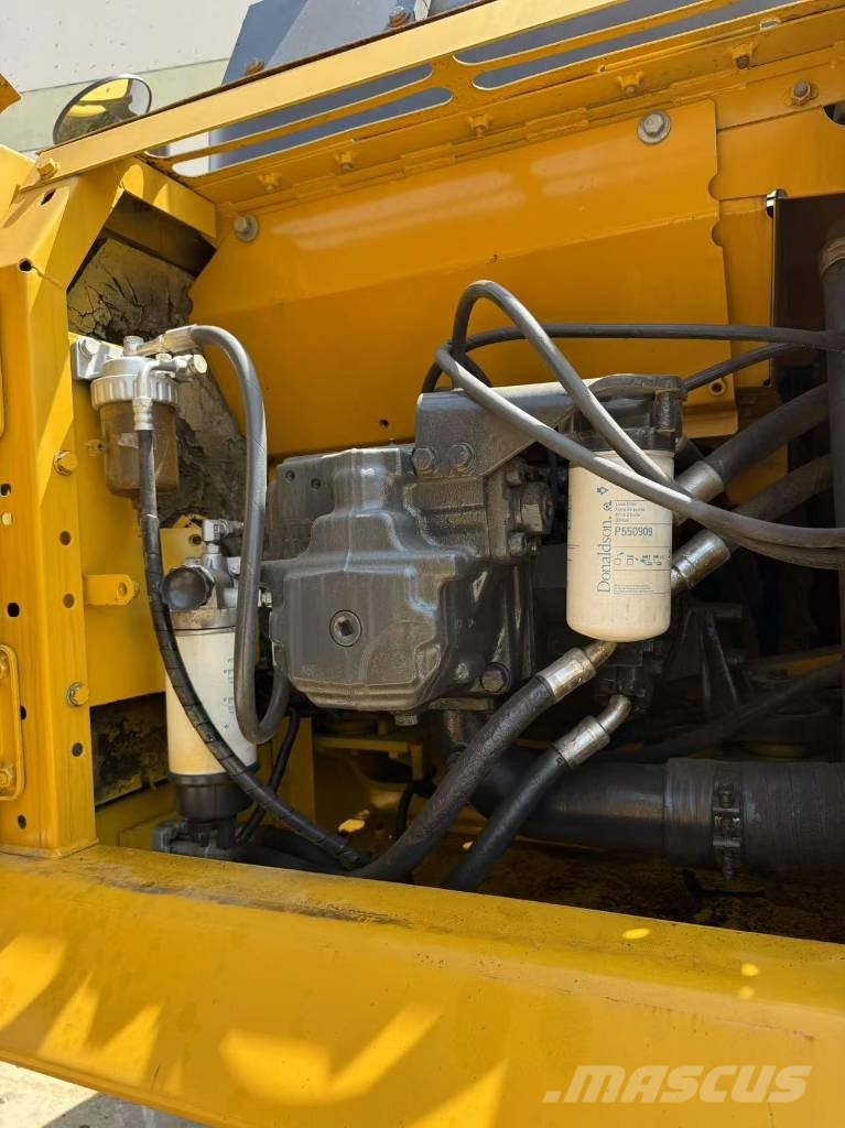 Komatsu PC 220-8 Escavadeiras de esteiras