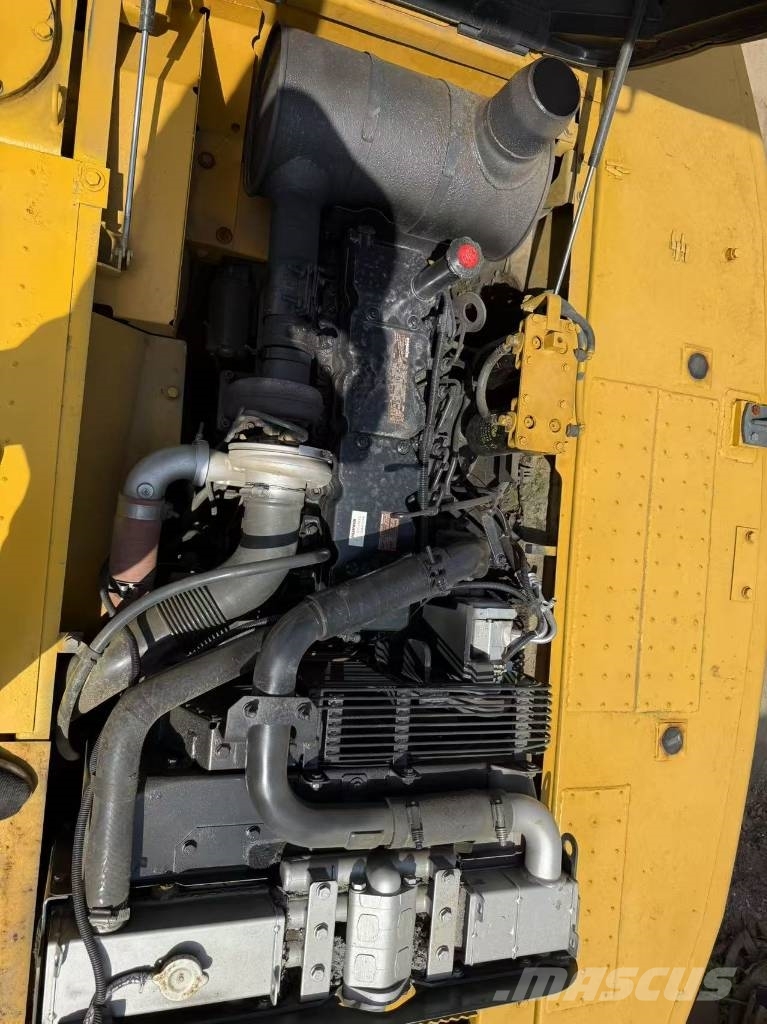 Komatsu PC 220-8 Escavadeiras de esteiras