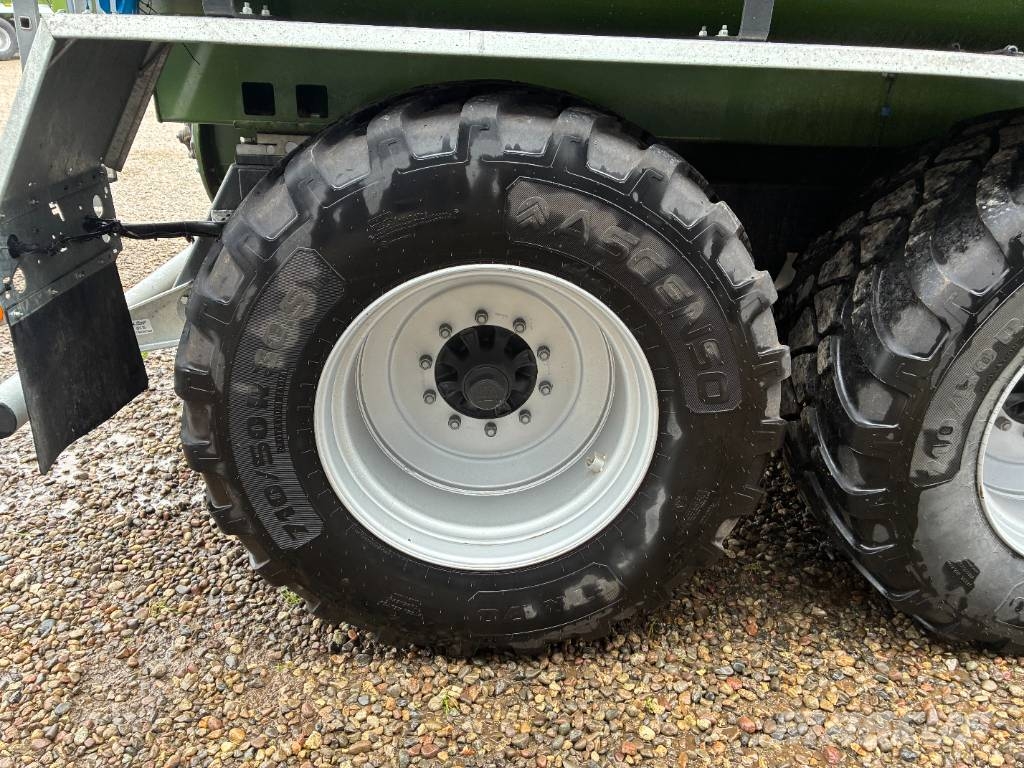 Fliegl ULW 40 Tridem Getreideanhänger