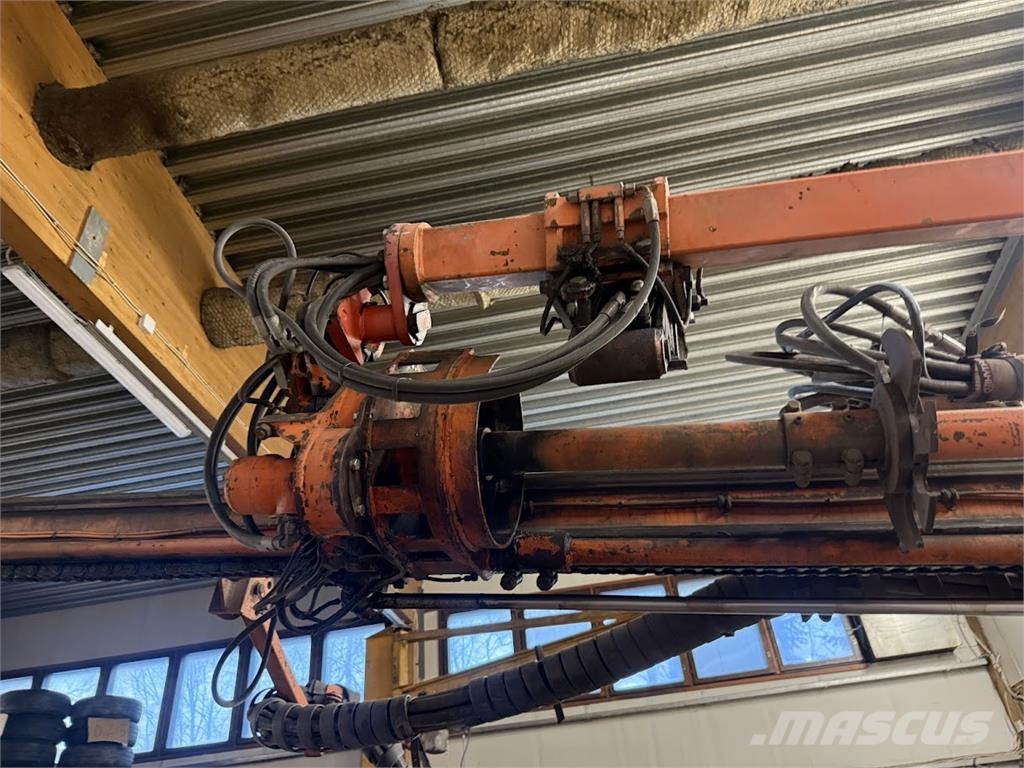 Tamrock CHA660 معدات حفر أخرى