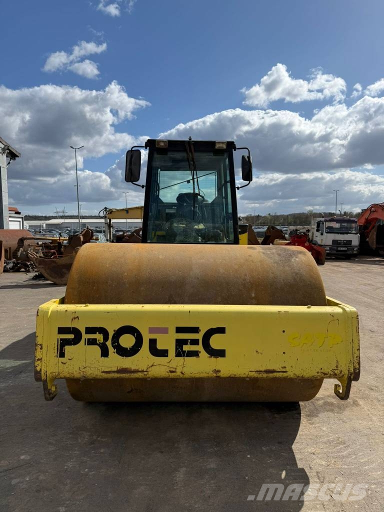 Protec BOXER 111 //BJ. 2000 / 3830 H/ Vibrationsfunktion مداحل أحادية الأسطوانة