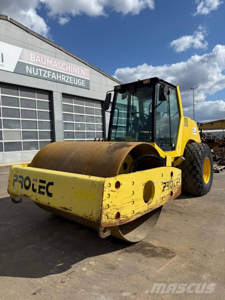 Protec BOXER 111 //BJ. 2000 / 3830 H/ Vibrationsfunktion مداحل أحادية الأسطوانة