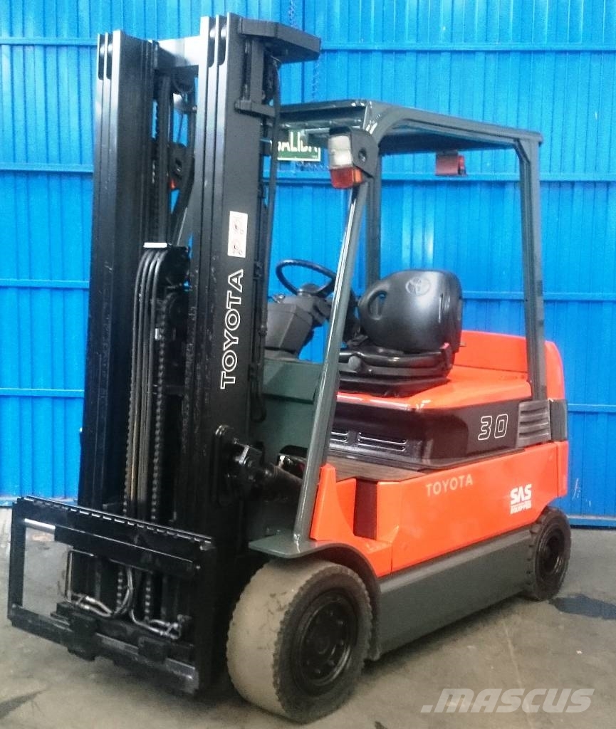 Toyota 7 FBMF 30 Electric forklifts