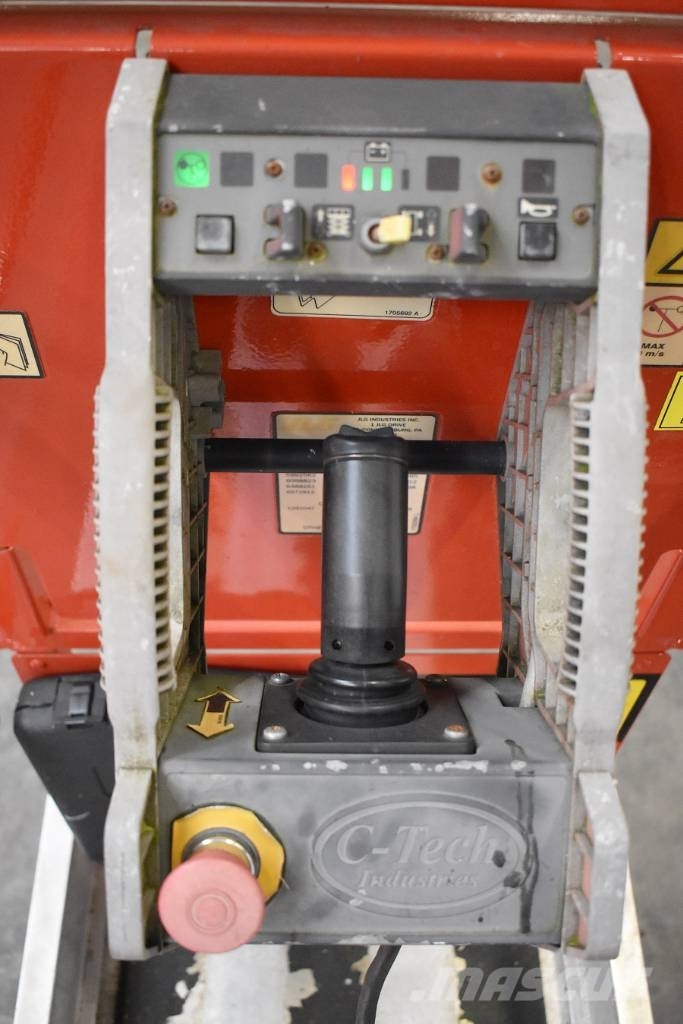 JLG 2630ES 剪叉式升降机