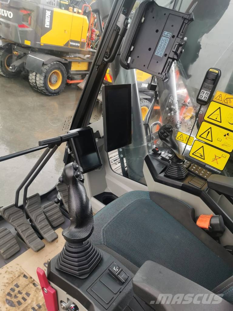 Volvo EC 230 FL Roomikekskavaatorid