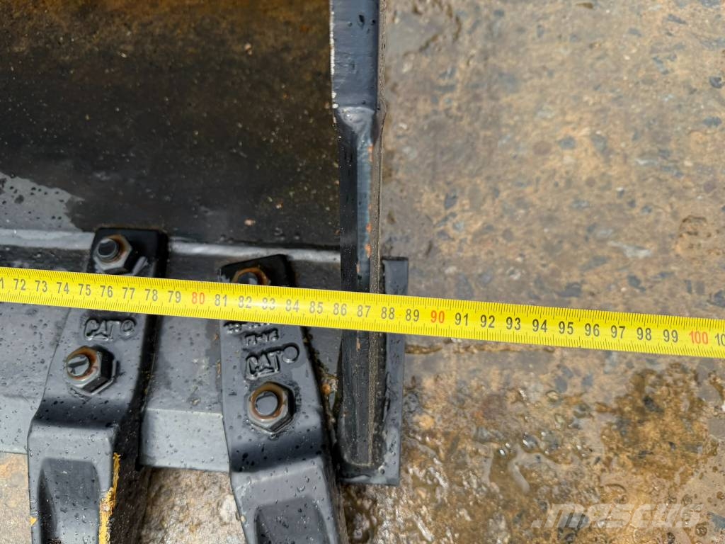 CAT 416 - 444 - 900 mm جرافات عكسية