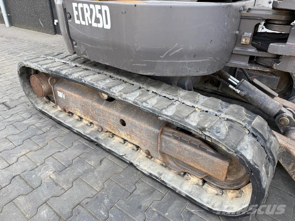 Volvo ECR25D Mini ekskavatörler, 7 tona dek