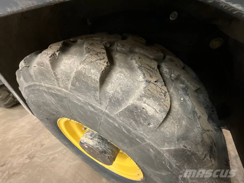Yanmar V 80 Læssemaskiner på hjul