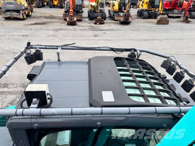 Kobelco SK 160 BR-5 /  Erikoisalustalla YM... حفارات زحافة