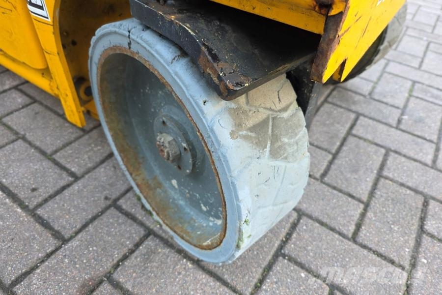 Haulotte Compact 8 As- Is, Electric, 8.2m Working Height, 3 Scissor lifts