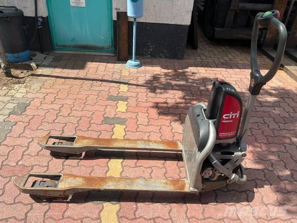Linde CITI T05 /130/ V-3794 OB شاحنات مناولة ذاتية الدفع