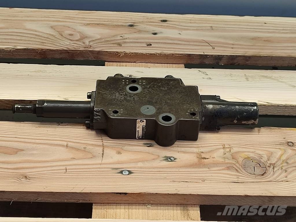Rexroth Case IH Hydraulic distributor section 0521610081 Hydraulik