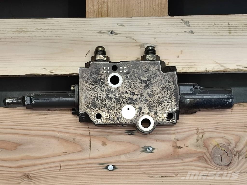 Rexroth Case IH Hydraulic distributor section 0521610081 Hydraulik