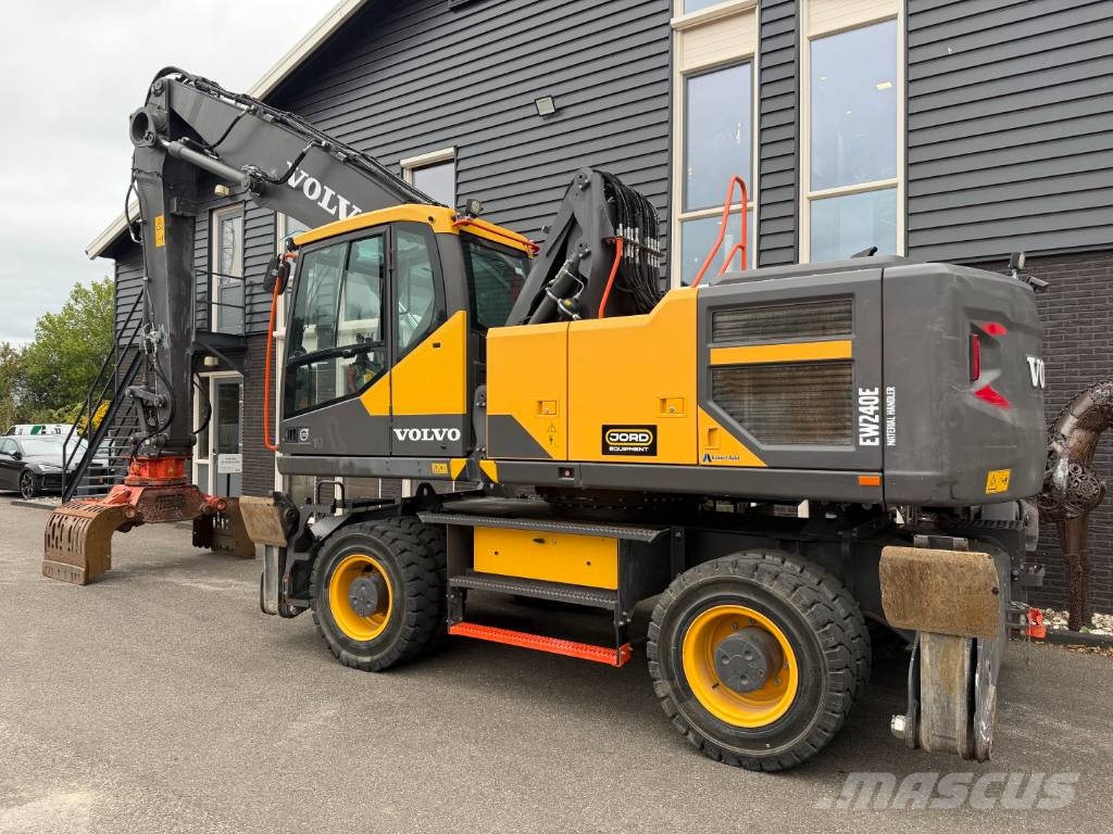 Volvo EW 240 E MH Materialumschlag