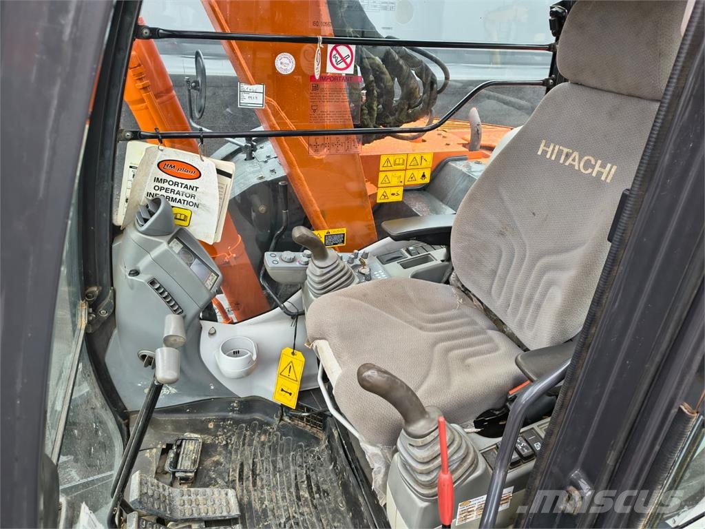 Hitachi ZX85US-5 PITKÄLLÄ PUOMILLA 中型挖掘机