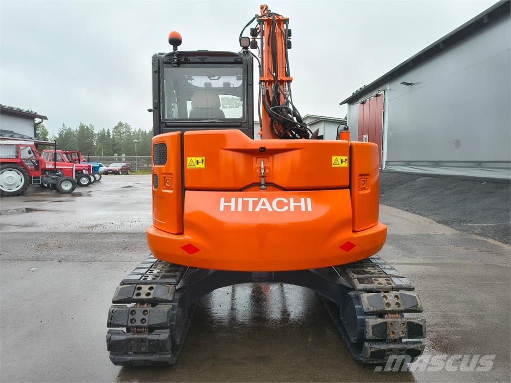 Hitachi ZX85US-5 PITKÄLLÄ PUOMILLA 中型挖掘机