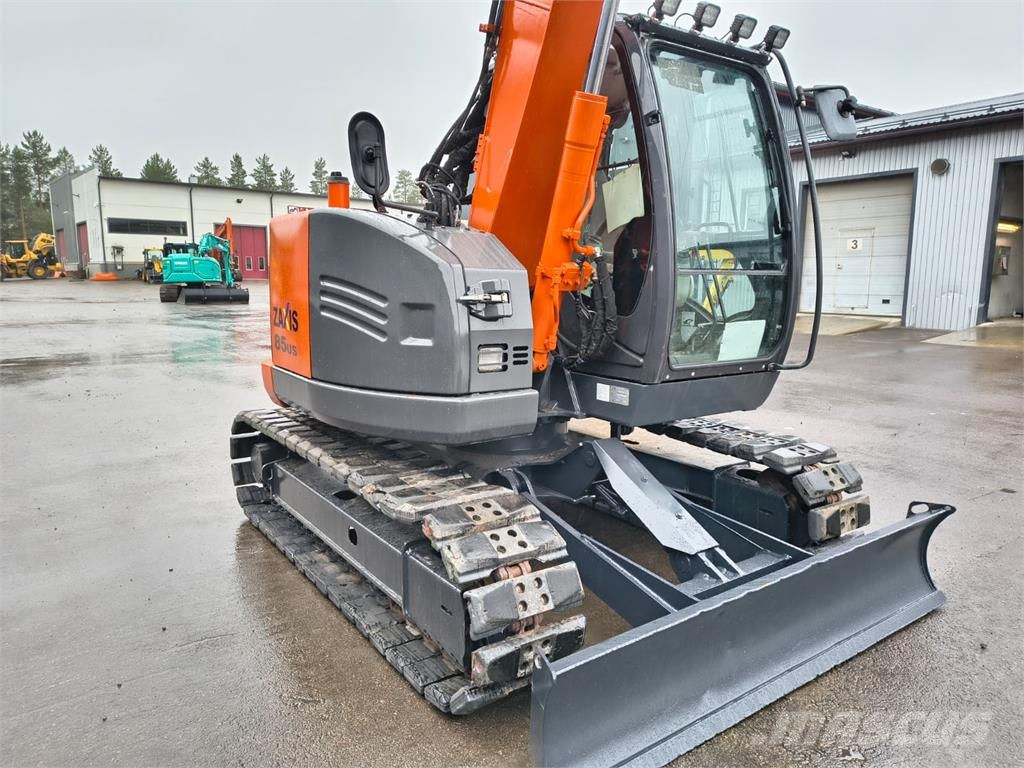 Hitachi ZX85US-5 PITKÄLLÄ PUOMILLA 中型挖掘机