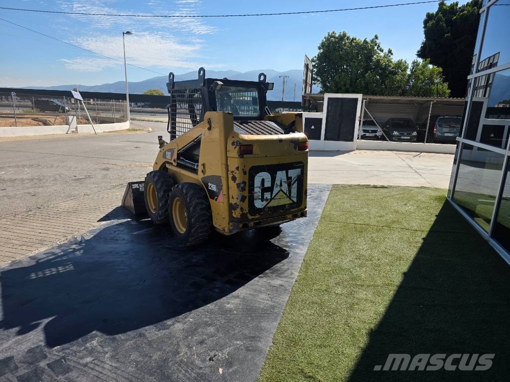 CAT 226 B Minicargadoras