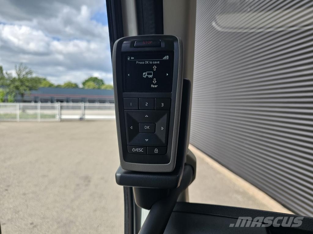 Volvo FMX 500 / 6X6 / AJK HOOKLIFT 20T / HUB REDUCTION شاحنات الرافعات الخطافية