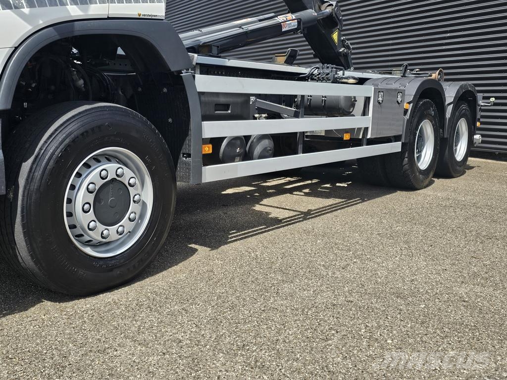 Volvo FMX 500 / 6X6 / AJK HOOKLIFT 20T / HUB REDUCTION شاحنات الرافعات الخطافية