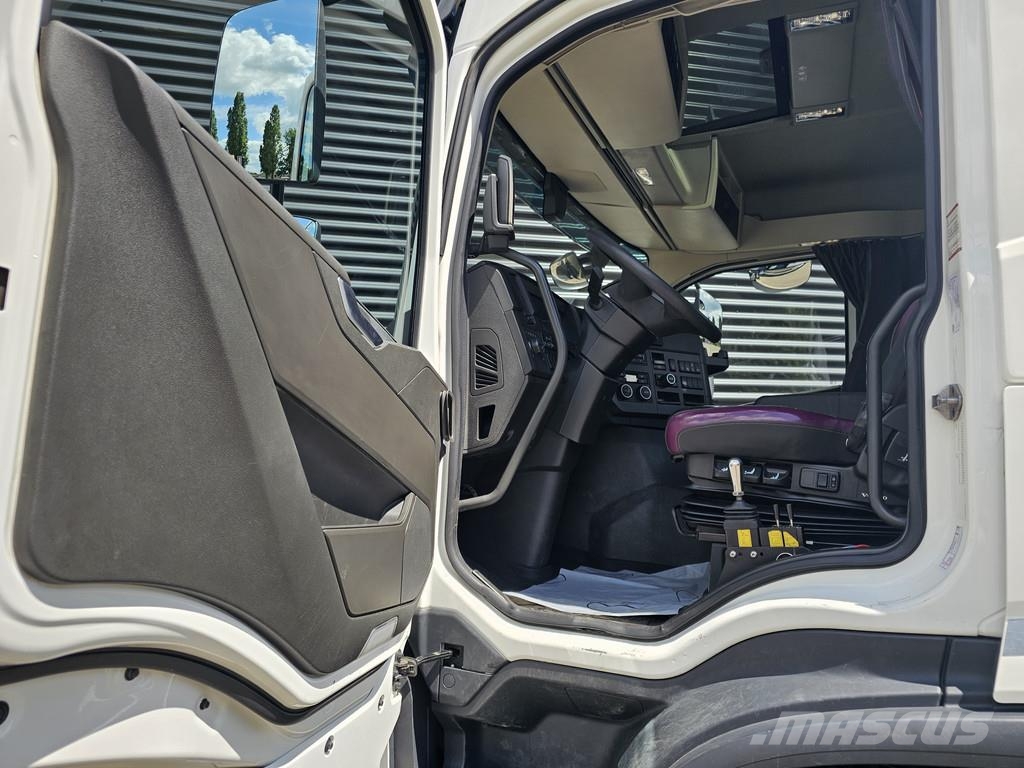 Volvo FMX 500 / 6X6 / AJK HOOKLIFT 20T / HUB REDUCTION شاحنات الرافعات الخطافية