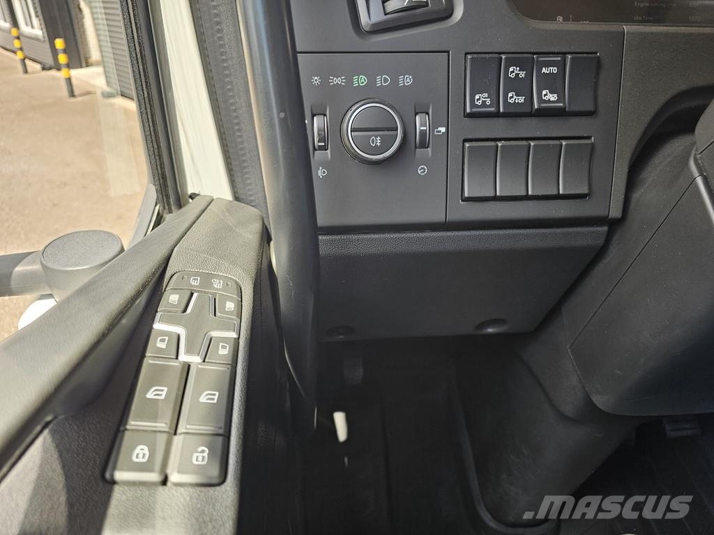 Volvo FMX 500 / 6X6 / AJK HOOKLIFT 20T / HUB REDUCTION شاحنات الرافعات الخطافية