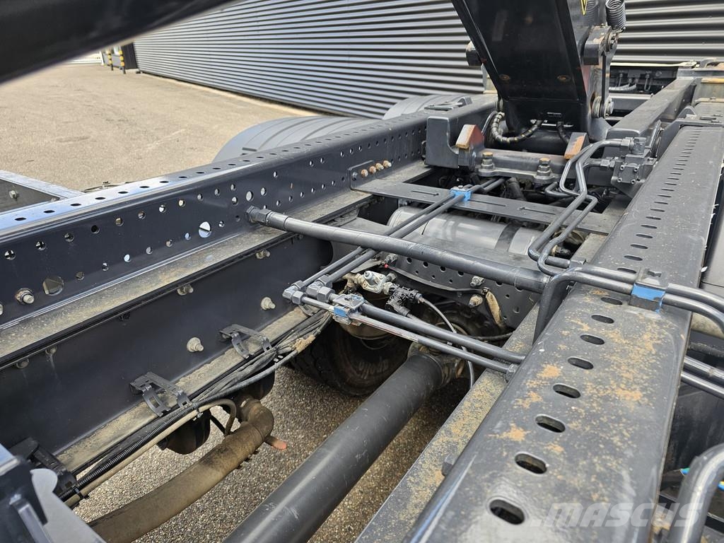 Volvo FMX 500 / 6X6 / AJK HOOKLIFT 20T / HUB REDUCTION شاحنات الرافعات الخطافية