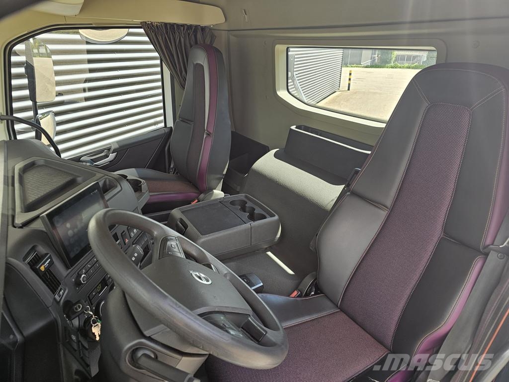 Volvo FMX 500 / 6X6 / AJK HOOKLIFT 20T / HUB REDUCTION شاحنات الرافعات الخطافية
