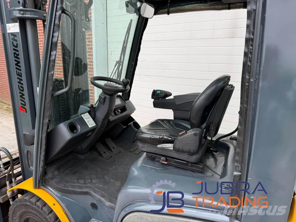 Jungheinrich DFG425S Diesel Trucker