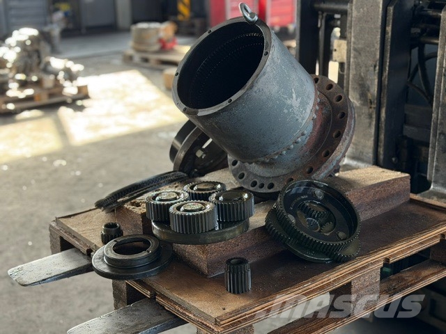 Liebherr R 916 USED SWING GEARS Transmission