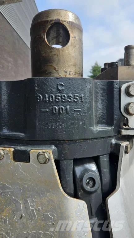 Liebherr GM65 600L + likufix MH40 + Lifting hook 抓斗