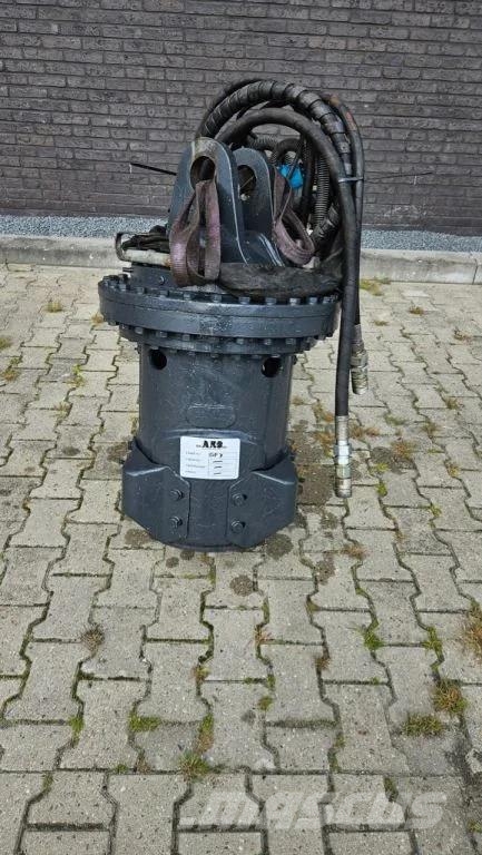Liebherr GM65 600L + likufix MH40 + Lifting hook 抓斗