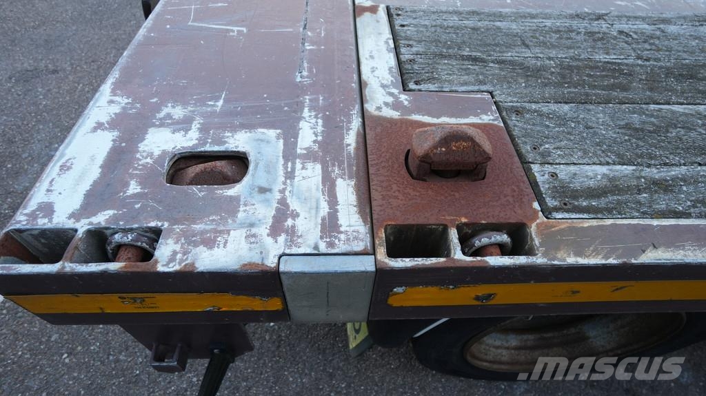 Draco 3 axle Flatbed trailer with twistlocks extendable Rimorchi con sponde ribaltabili