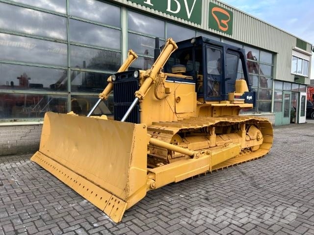 Komatsu D 85 P-18 Bulldozer